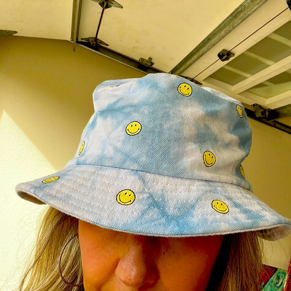 Smiley face bucket hat